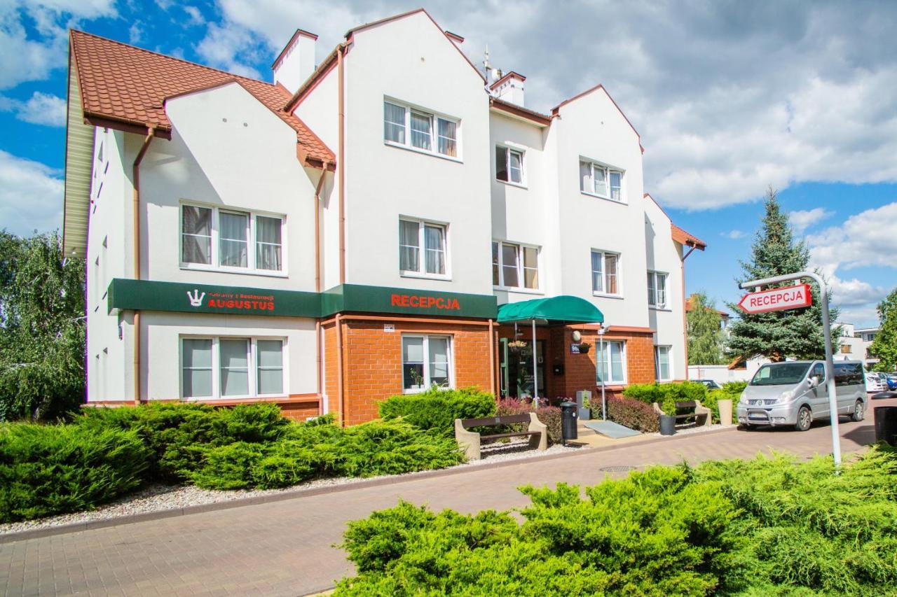 Hotel apartamentowy - Wilanów